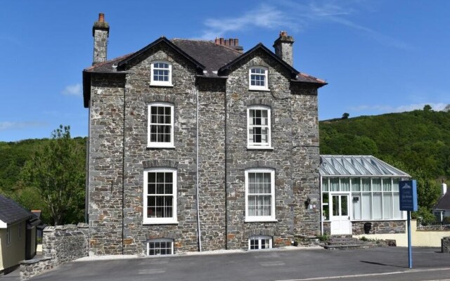 Llys Aeron Guest House