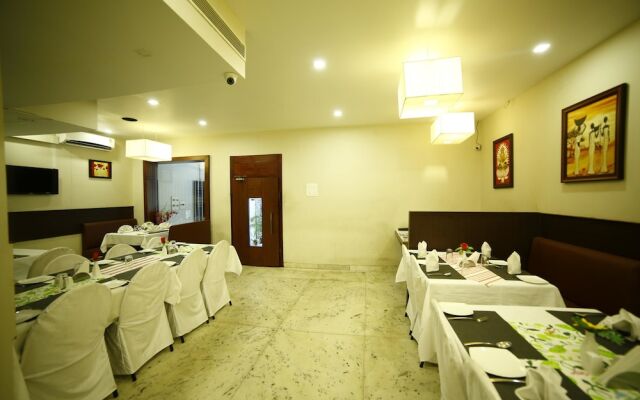 OYO Rooms off Aurobindo Ashram