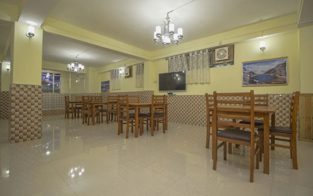 Oyo 24942 Hotel Lhasa