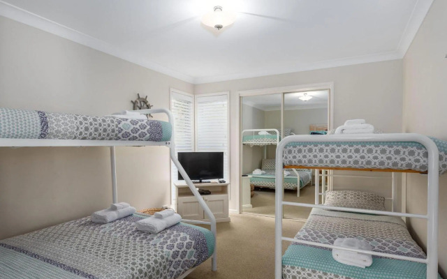 Akarana Beach House :: Jervis Bay Rentals