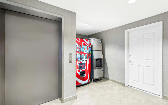 Hampton Inn & Suites Lathrop