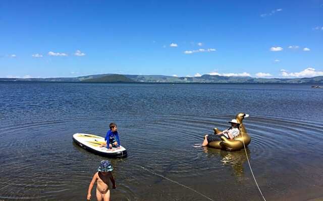 Waiteti Lakefront Motel