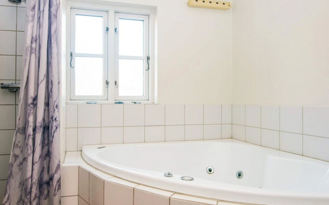 6 Person Holiday Home in Blavand