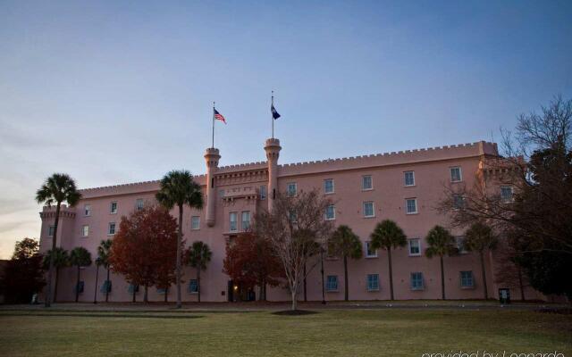 Embassy Suites by Hilton Charleston Historic District