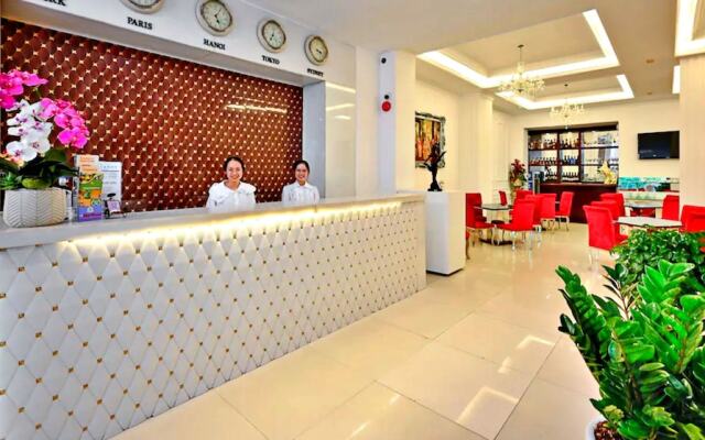 HANZ Premium Le Thanh Ton Hotel