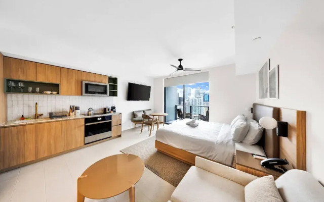 Modern Studio in Downtown Miami