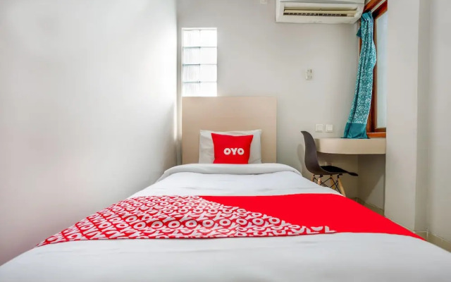 OYO 3819 Hotel Winotosastro