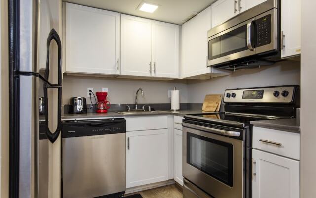 Downtown Louisville Cozy Suite on 3rd street