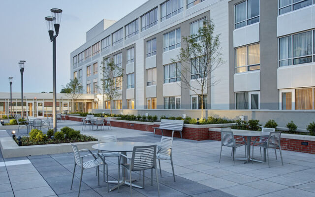 Courtyard Erie Bayfront