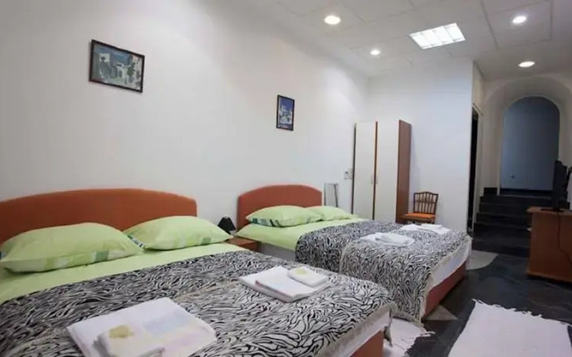 Apartment Azra