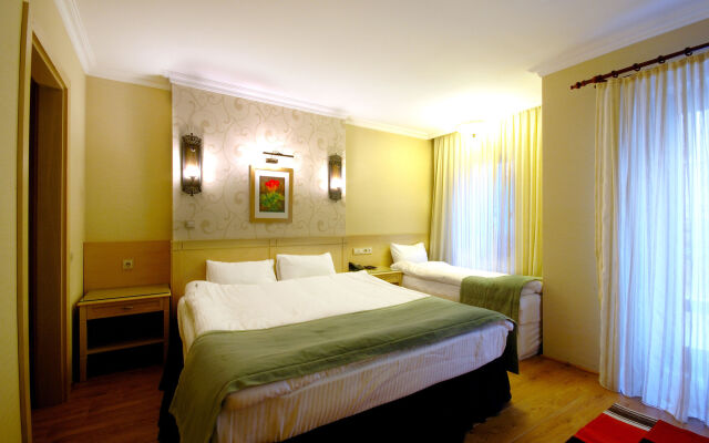 Seraglio Hotel & Suites