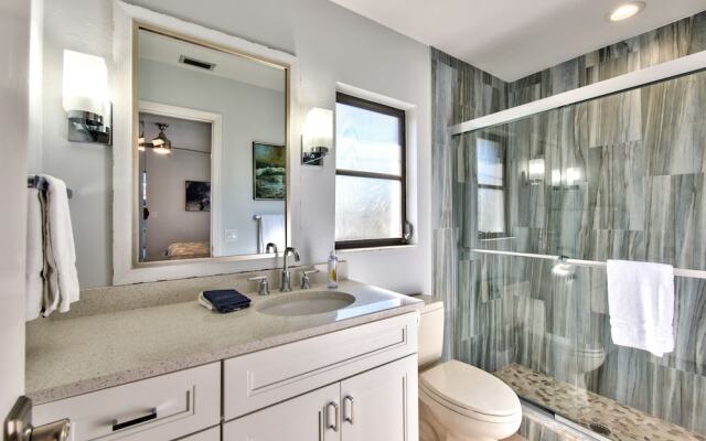 Milano Vacation Rental: Newly Renovated 3-BR Home with Private Pool, Hot Tub, and Pet-Friendly Front Yard. Minutes from Vanderbilt Beach