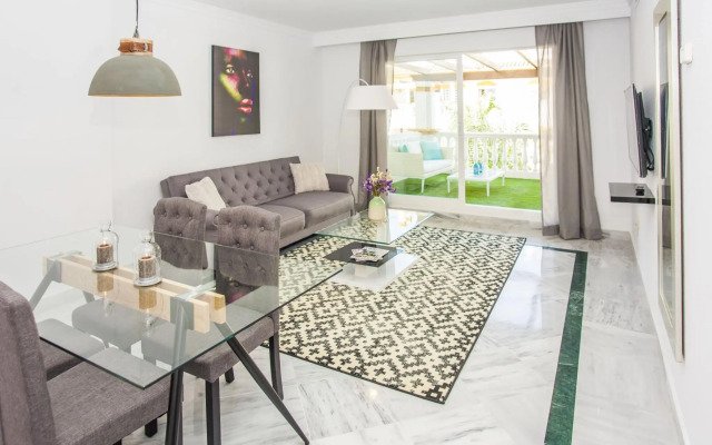 Dama de noche Playground