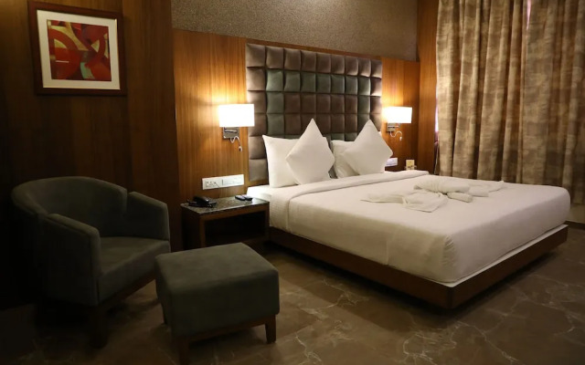 Neel's City Resort