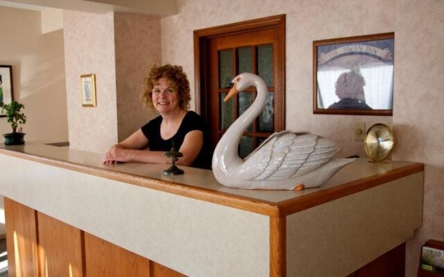 Swan Motel