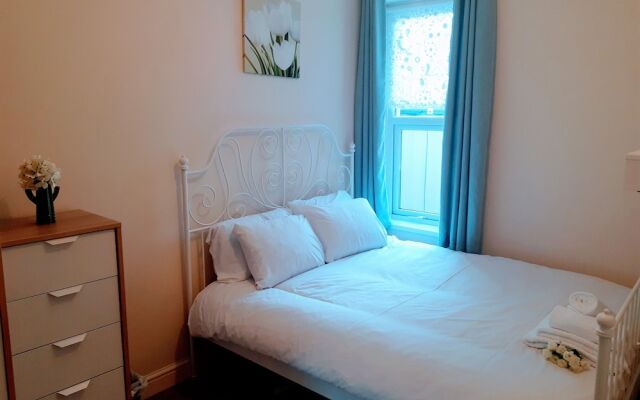 The Hazel Oak Apartment