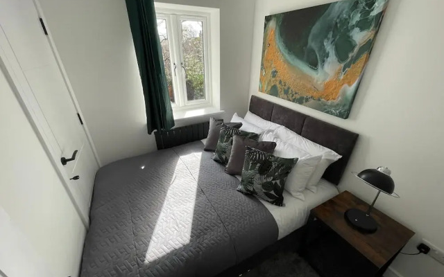 Brand New High Spec House with parking