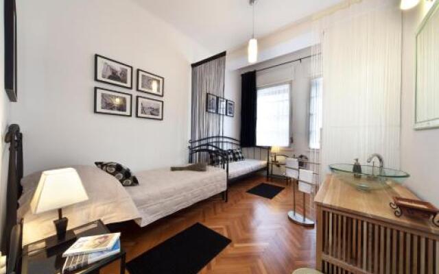 Cella Apartment