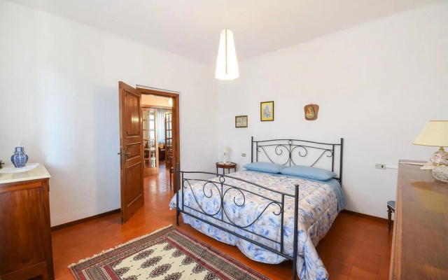 Beautiful Home in Santo Stefano Magra With Wifi and 2 Bedrooms - фото 5