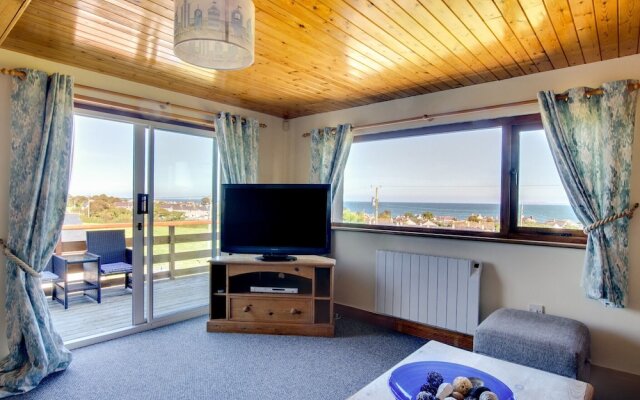 Modern Holiday Home in Moelfre Near Beach