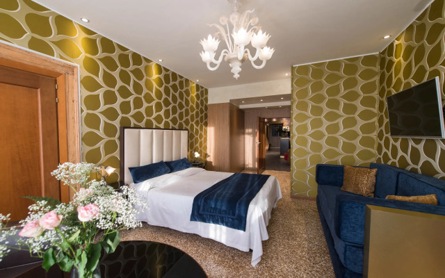 Locanda Leon Bianco on the Grand Canal