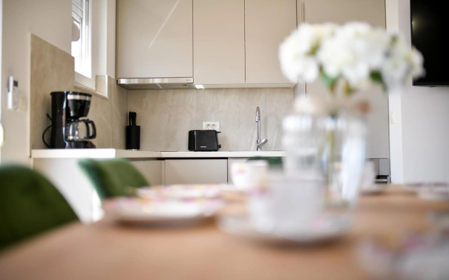 Modern holiday apartment "Libra" with swimming pool