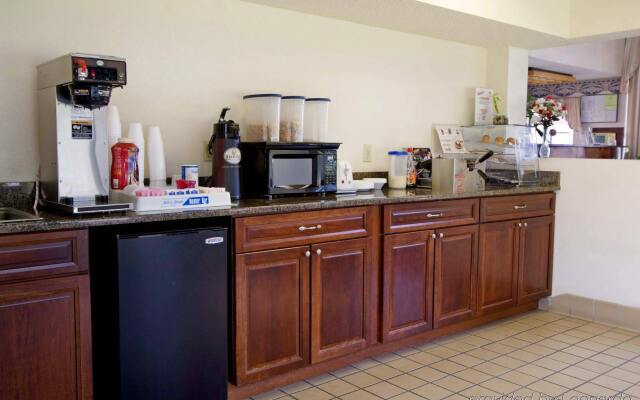 Americas Best Value Inn - Selma