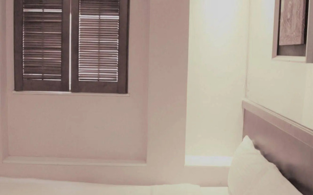 Oriental Lander Hotel