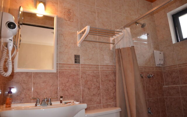 Terracota Corner Rooms