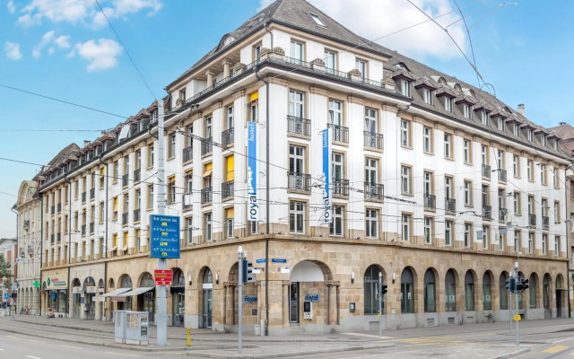 Royal Hotel