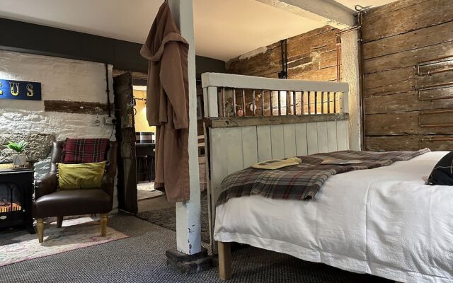 One Drake Road Hotel