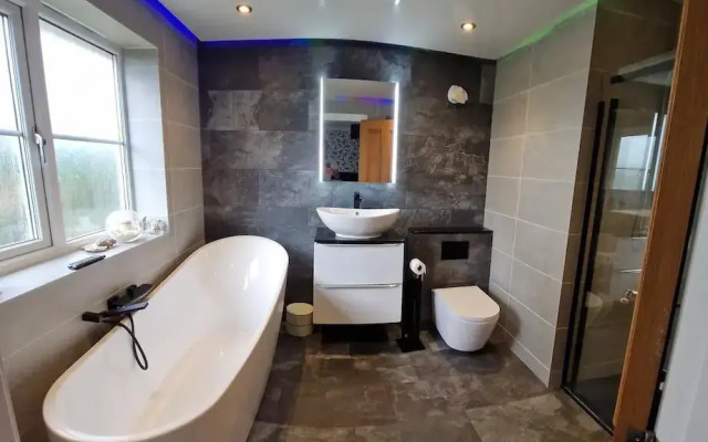 5-bedroom Family Holiday Home Sleeps 7 Garden Parking Pet Friendly North Wales