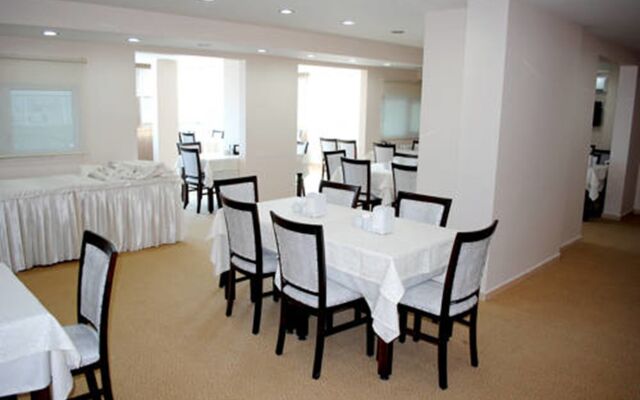 Anya Suit Otel
