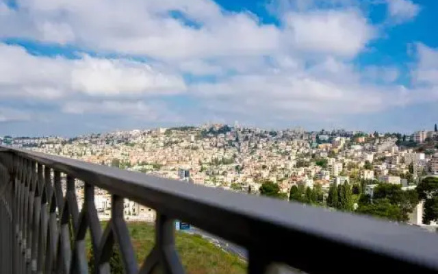 Ramada Olivie Nazareth