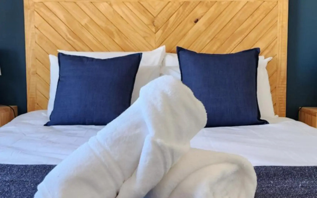 Sunny 2 bedroom apartment in Blouberg Beachfront