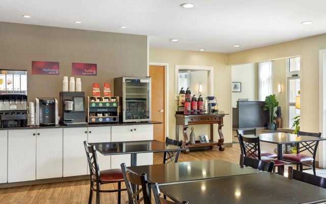 Best Western Plus Cold Spring