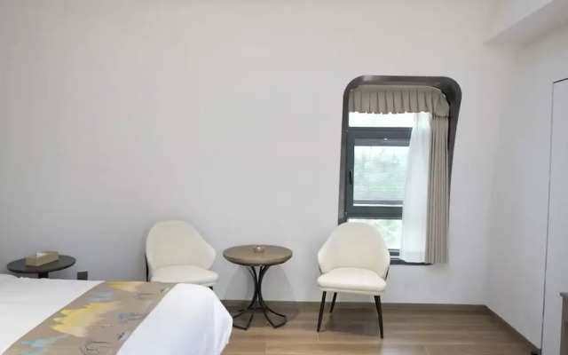 Unicorn Rocket Resort