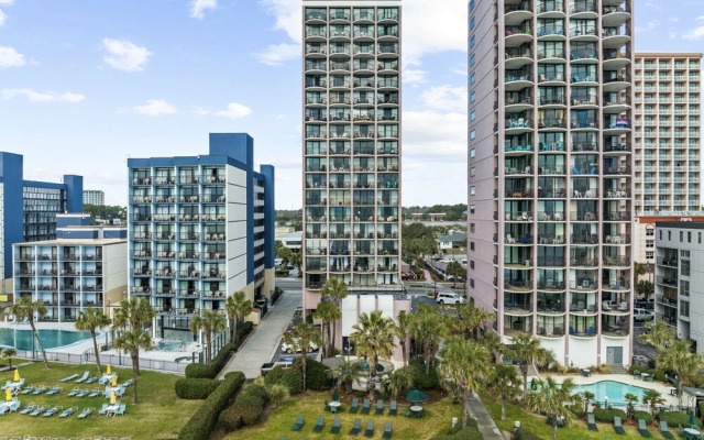 Newly Renovated Oceanfront 1BR Condo