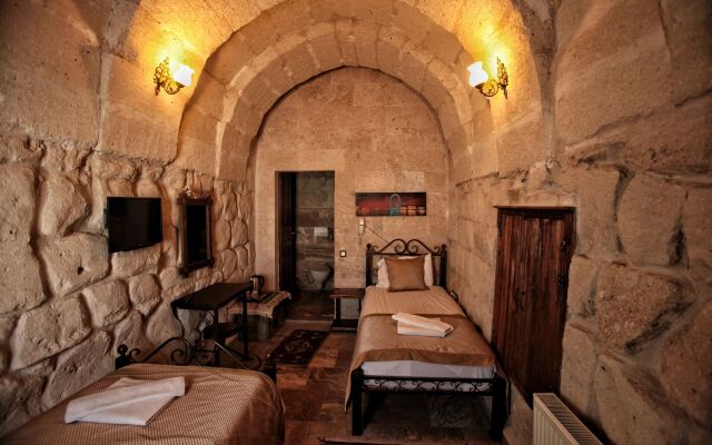 Emit Cave Hotel