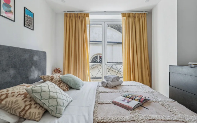 Chic 1BR Near Louvre & Musee d Orsay