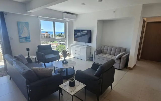 Stunning new Beachfront Condo 9th Floor Ocean View