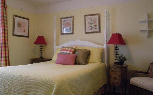 Fisher House Victoria Bed and Breakfast