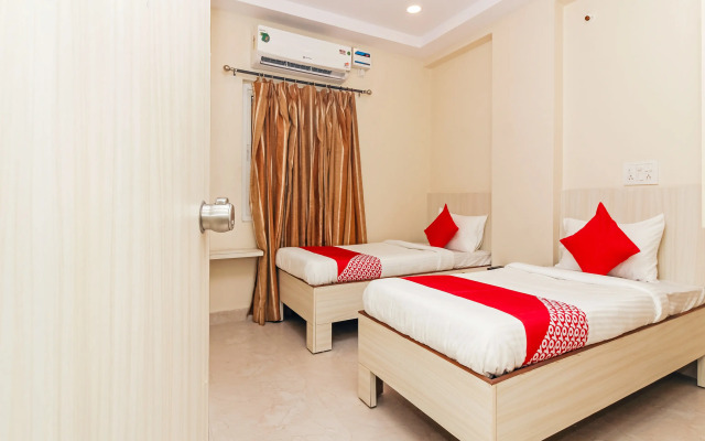 Royal Emirates Banjara by OYO Rooms