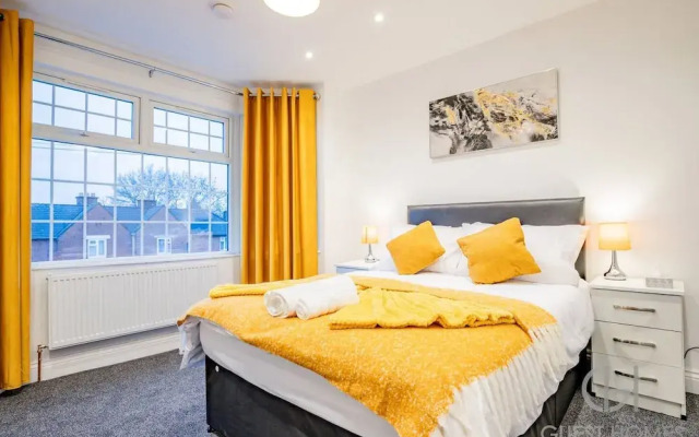 Host Stay Broadland House