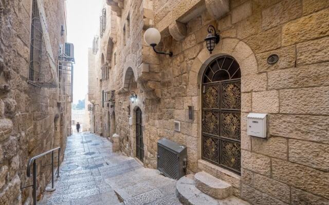 Western Wall Luxury House