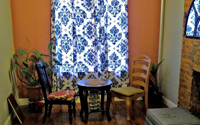 Hipsters Cove Bed & Breakfast