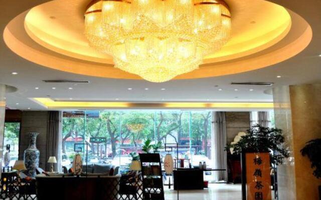 Aurum International Hotel