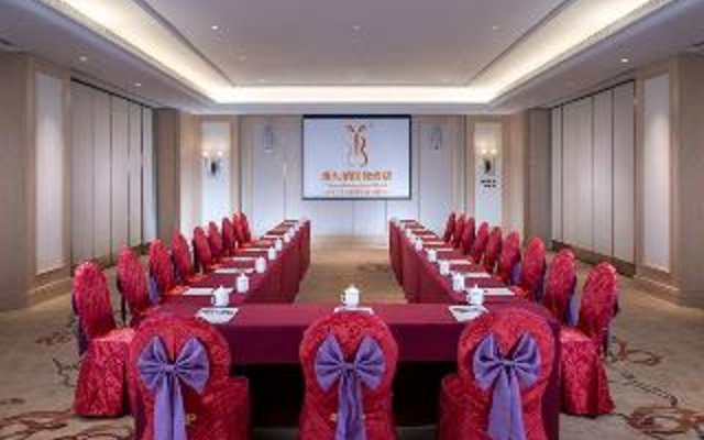 Vienna Hotel (Chengdu South Railway Station Sanwayao Subway Station)