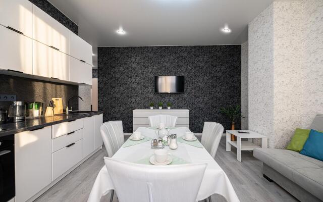 Пять Звёзд на улице Героя Яковлева 17