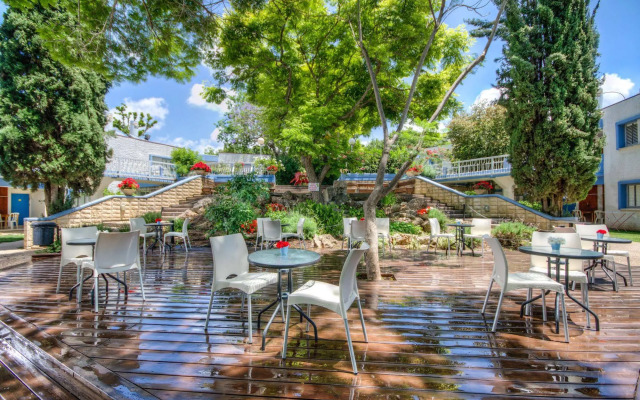 Kibbutz Gesher Haziv Travel Hotel